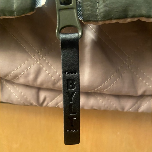 BYLT Hi-Lo Reversible Bomber Jacket Quilted Pattern
Green & Beige - Picture 6 of 11